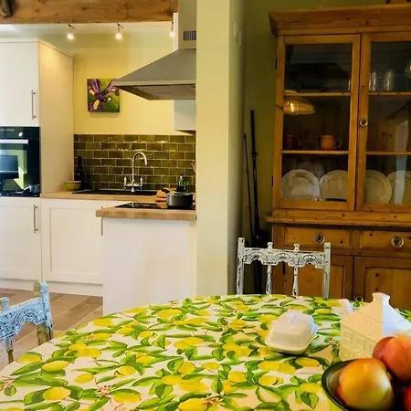 Exceptional Retreat Near Cornwall Coast